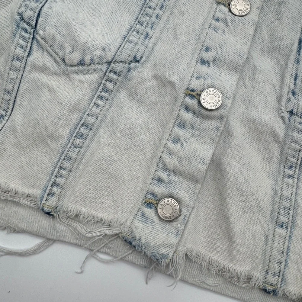 PacSun Womens Light Wash Distressed Cropped Denim Jacket Blue Size‎ M/L